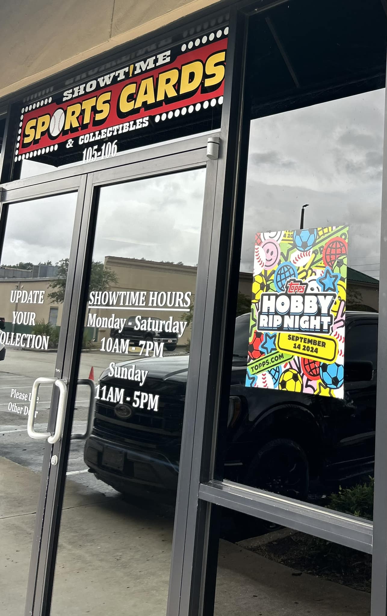 Topps Hobby Rip Night at Showtime Sports Cards & Collectibles - Jacksonville